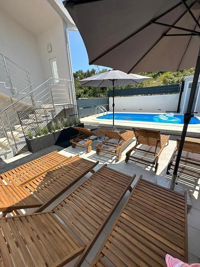 Apartment Villa Milena-With A Pool Trogir