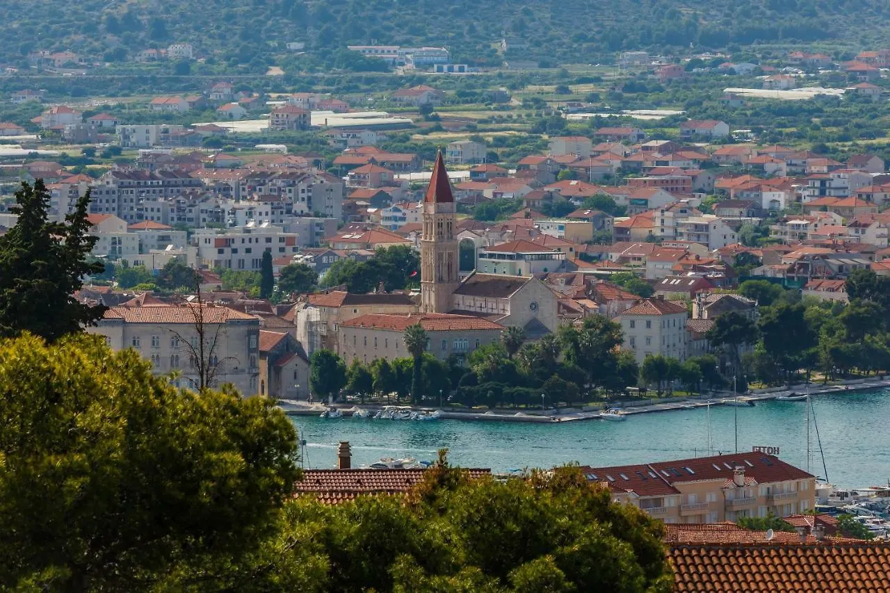 Villa Milena-With A Pool Trogir Apartment