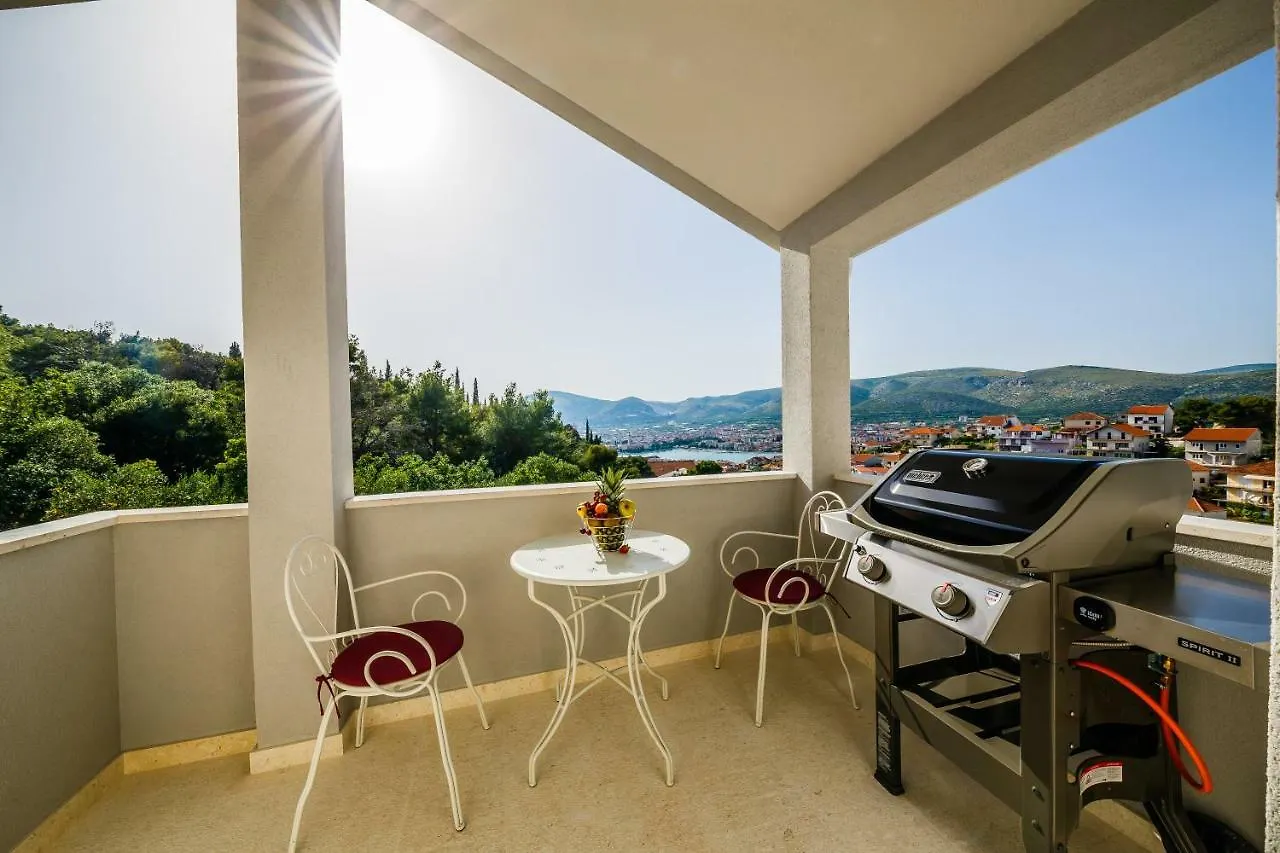Villa Milena-With A Pool Trogir Apartment